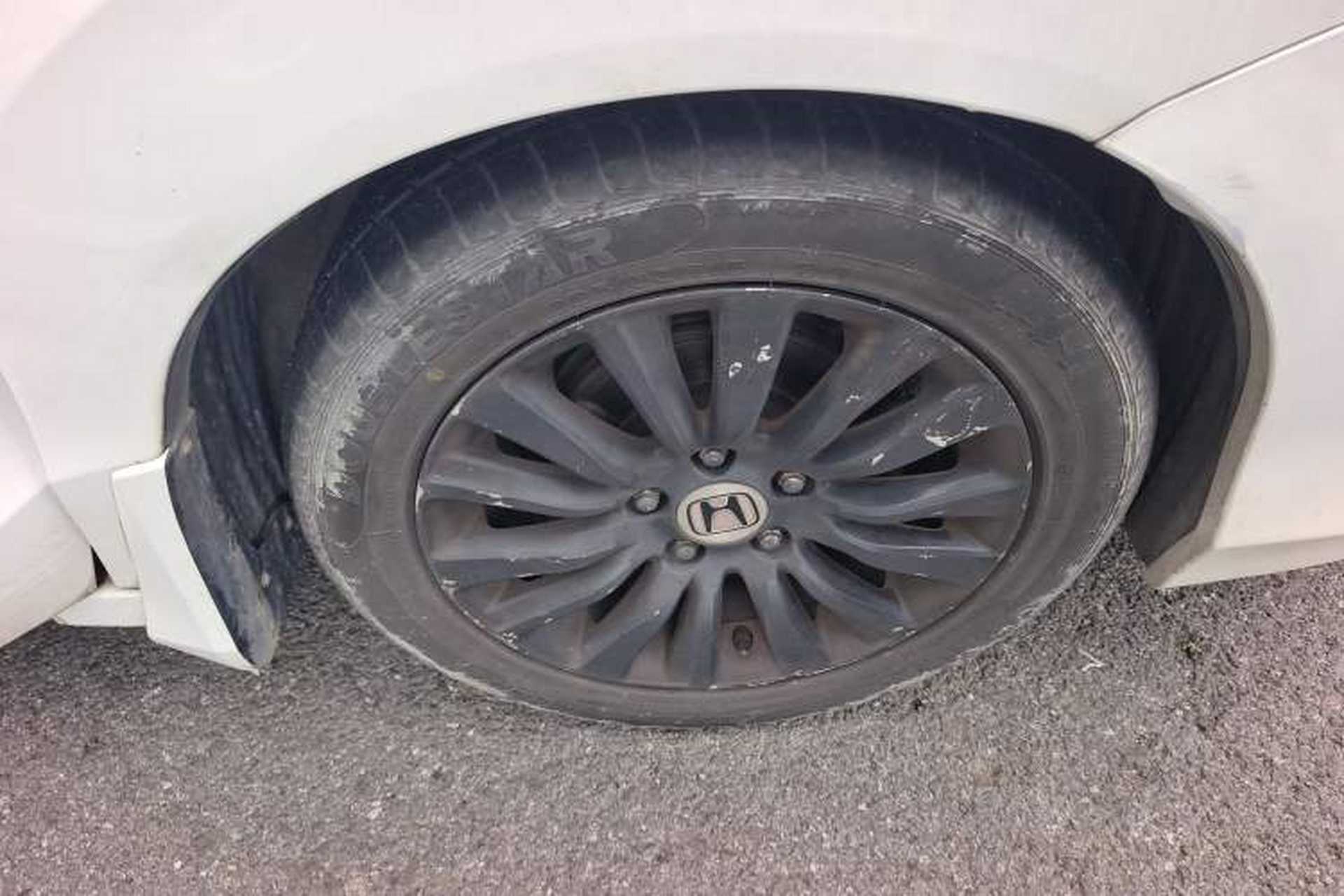 Used Honda Crider 2013 1.8L automatic luxury edition Right Front Wheel Hub