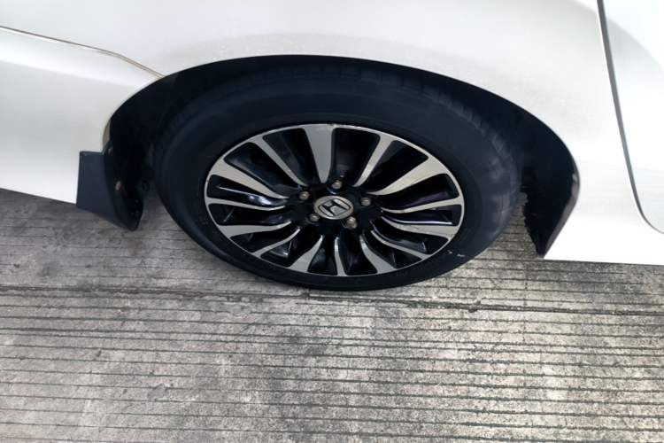 Used Honda Crider 2013 1.8L automatic luxury edition Right Rear Wheel Hub