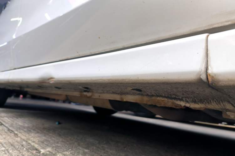 Used Honda Crider 2013 1.8L automatic luxury edition Right Side Sill