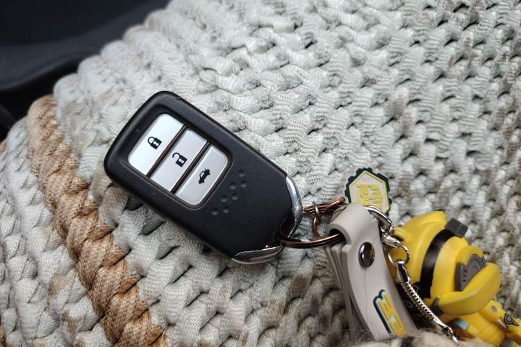 Used Honda Crider 2013 1.8L automatic luxury edition Vehicle Key