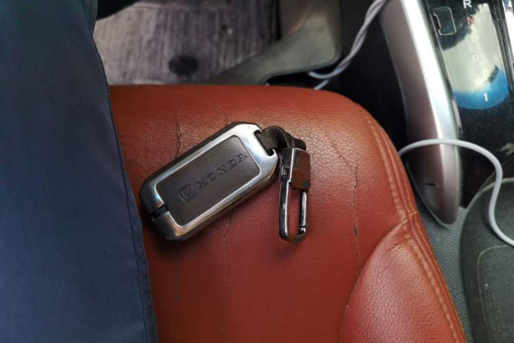 Used Honda Crider 2013 1.8L automatic luxury edition Vehicle Key