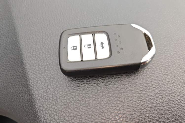 Used Honda Crider 2013 1.8L automatic luxury edition Vehicle Key