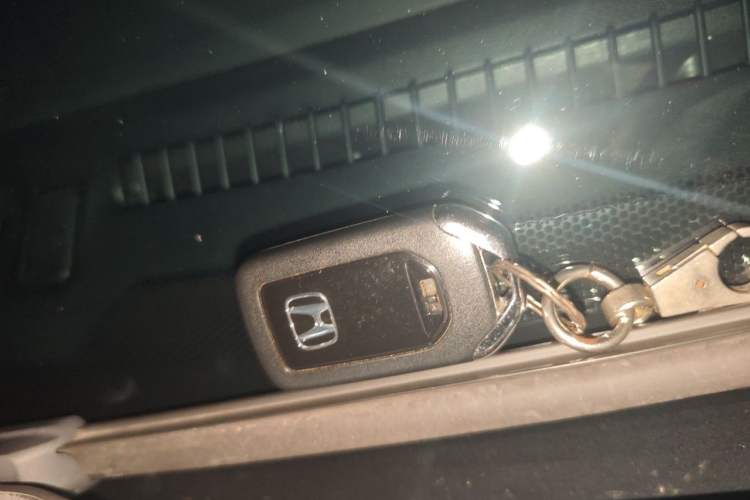 Used Honda Crider 2013 1.8L automatic luxury edition Vehicle Key