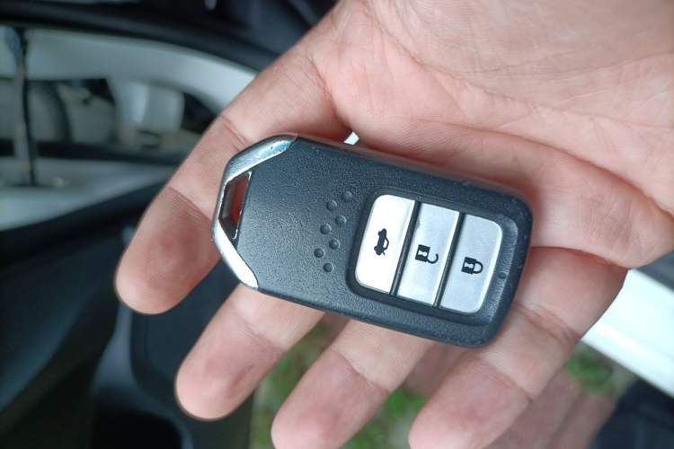 Used Honda Crider 2013 1.8L automatic luxury edition Vehicle Key