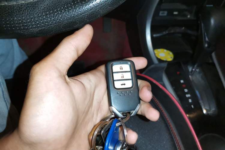 Used Honda Crider 2013 1.8L automatic luxury edition Vehicle Key