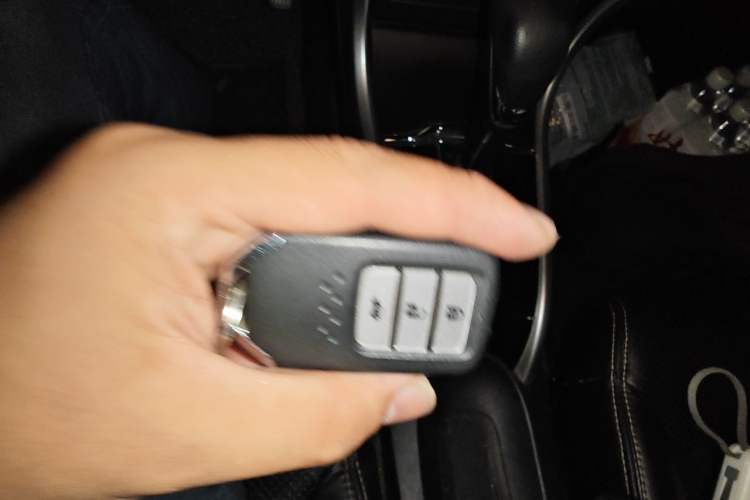Used Honda Crider 2013 1.8L automatic luxury edition Vehicle Key