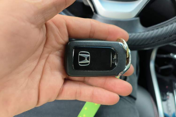 Used Honda Crider 2013 1.8L automatic luxury edition Vehicle Key