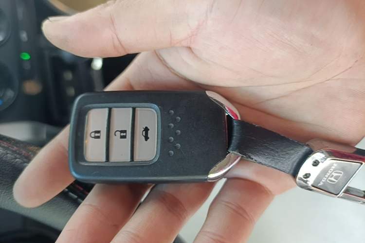 Used Honda Crider 2013 1.8L automatic luxury edition Vehicle Key