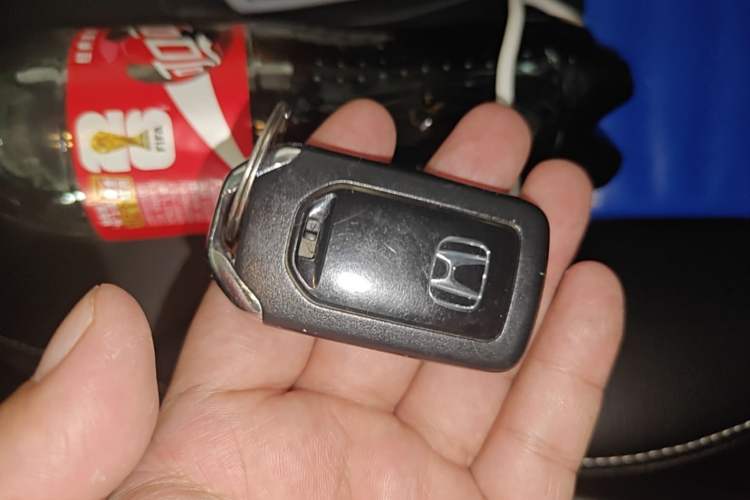 Used Honda Crider 2013 1.8L automatic luxury edition Vehicle Key