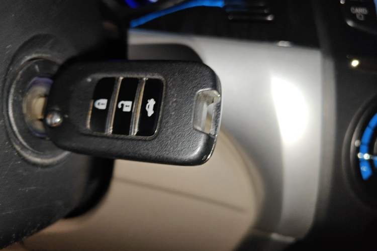Used Honda Crider 2013 1.8L automatic comfort version Vehicle Key
