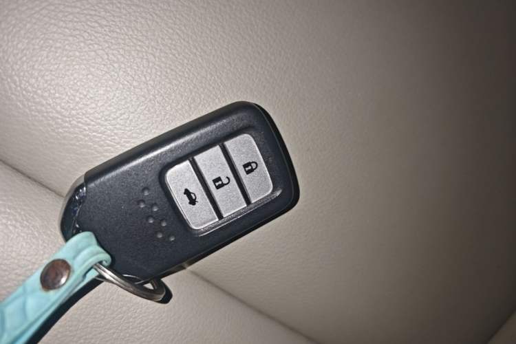 Used Honda Crider 2013 1.8L automatic luxury edition Vehicle Key