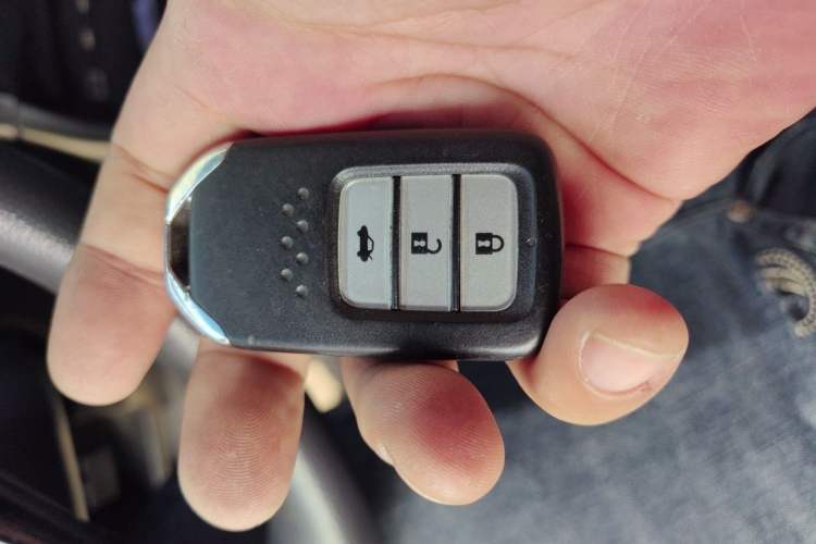 Used Honda Crider 2013 1.8L automatic luxury edition Vehicle Key