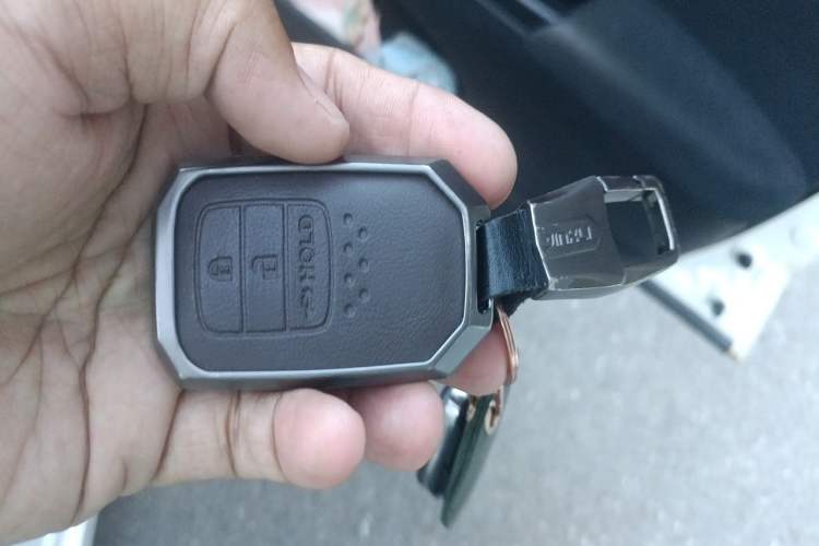Used Honda Crider 2013 1.8L automatic luxury edition Vehicle Key