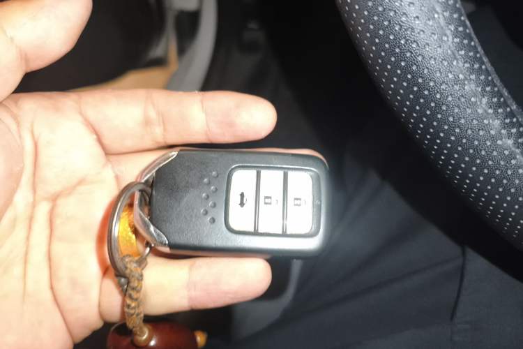 Used Honda Crider 2013 1.8L automatic luxury edition Vehicle Key