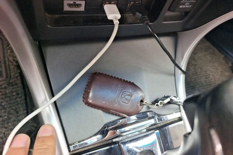 Used Honda Crider 2013 1.8L automatic luxury edition Vehicle Key