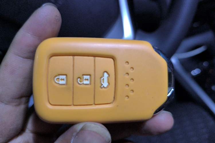 Used Honda Crider 2013 1.8L automatic luxury edition Vehicle Key