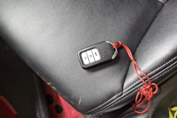 Used Honda Crider 2013 1.8L automatic luxury edition Vehicle Key