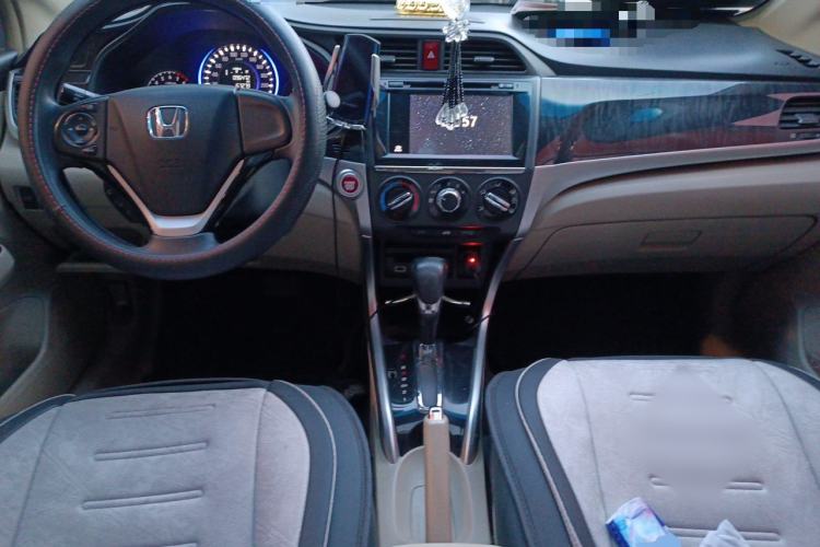 Used Honda Crider 2013 1.8L automatic luxury edition Center Console