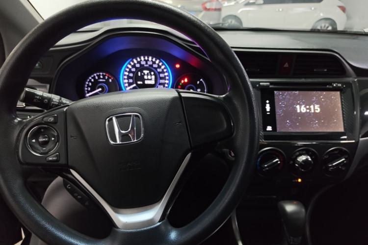 Used Honda Crider 2013 1.8L automatic luxury edition Center Console