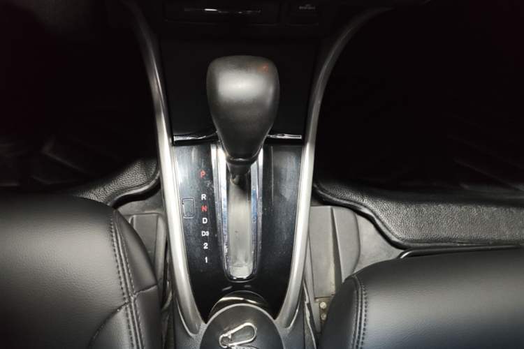 Used Honda Crider 2013 1.8L automatic luxury edition Gear Lever