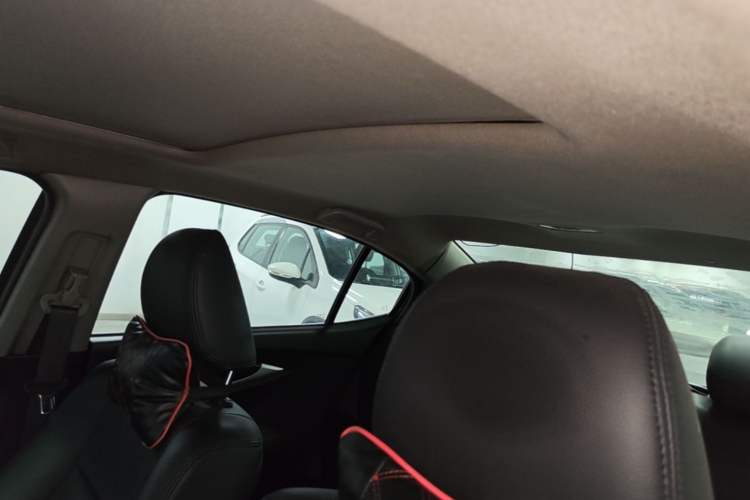 Used Honda Crider 2013 1.8L automatic luxury edition Headliner