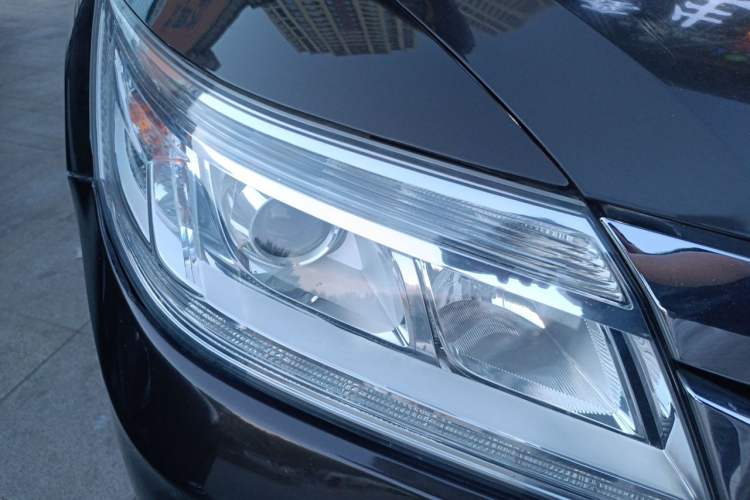 Used Honda Crider 2013 1.8L automatic luxury edition Right Front Headlight