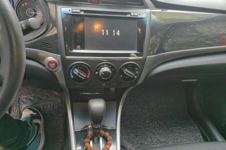 Used Honda Crider 2015 1.8L automatic luxury edition Audio And AC Panel
