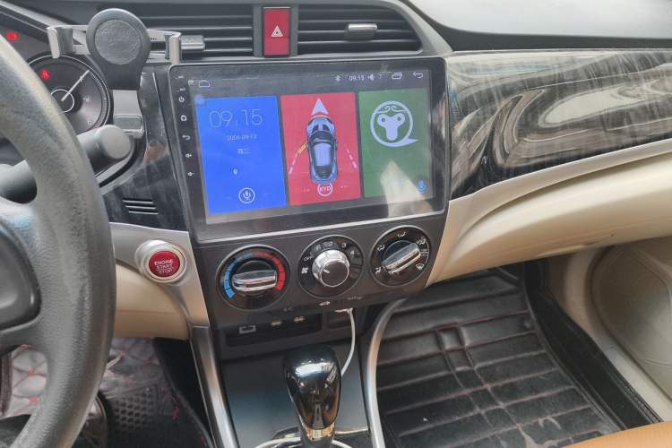 Used Honda Crider 2015 1.8L automatic luxury edition Audio And AC Panel