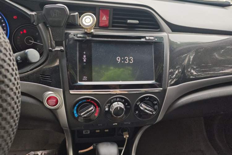 Used Honda Crider 2015 1.8L automatic luxury edition Audio And AC Panel