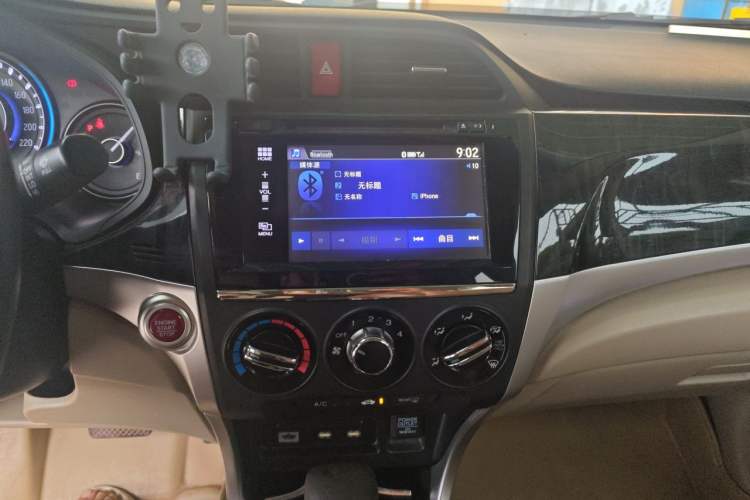 Used Honda Crider 2015 1.8L Automatic Ultra-Configured Limited Edition Audio And AC Panel