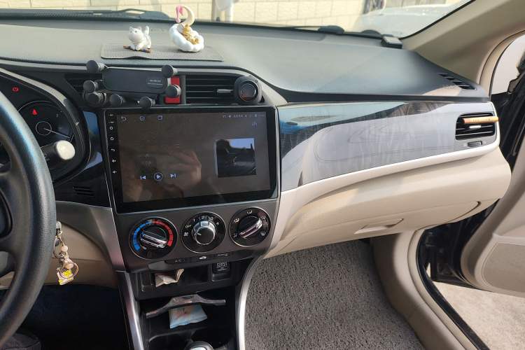 Used Honda Crider 2015 1.8L manual Comfort version Audio And AC Panel