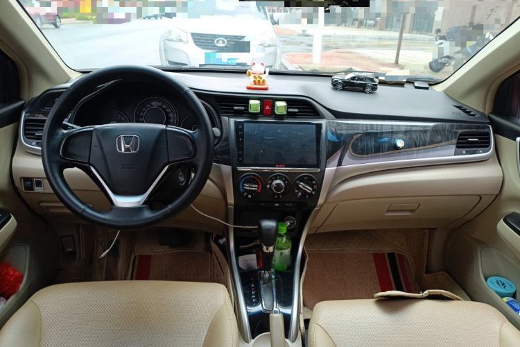 Used Honda Crider 2015 1.8L automatic comfort version Center Console