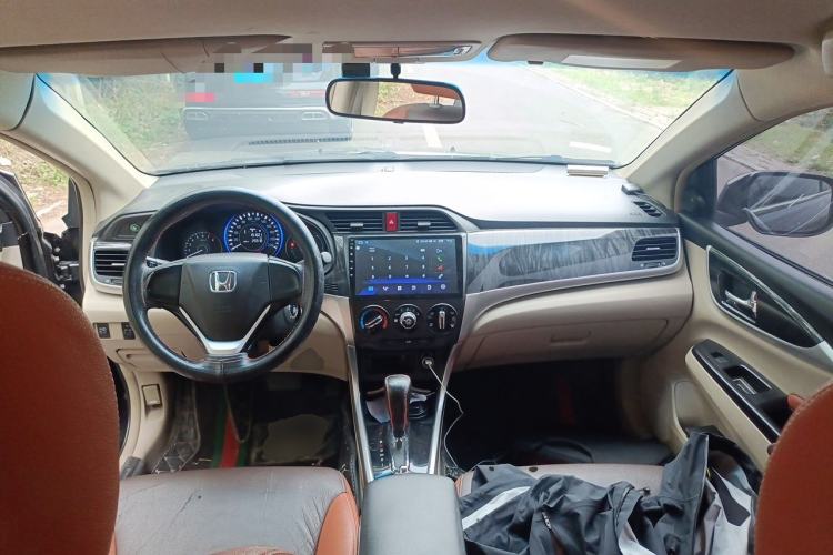 Used Honda Crider 2015 1.8L automatic comfort version Center Console