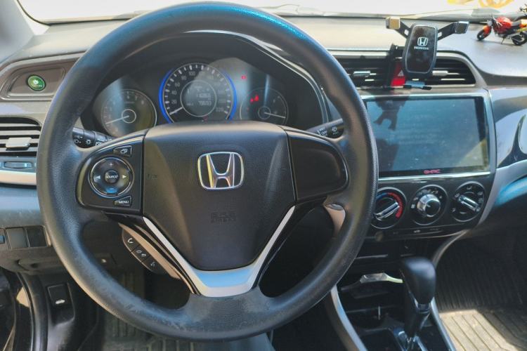 Used Honda Crider 2015 1.8L automatic luxury edition Center Console