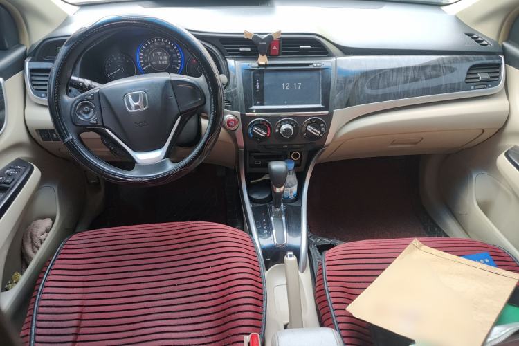 Used Honda Crider 2015 1.8L automatic luxury edition Center Console