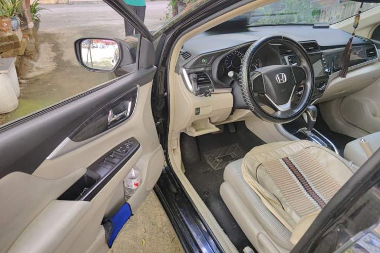 Used Honda Crider 2015 1.8L automatic comfort version Driver Seat