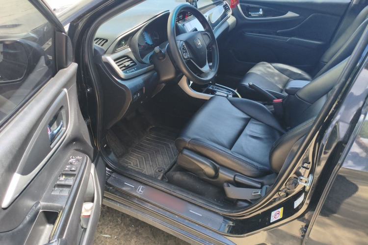Used Honda Crider 2015 1.8L automatic luxury edition Driver Seat