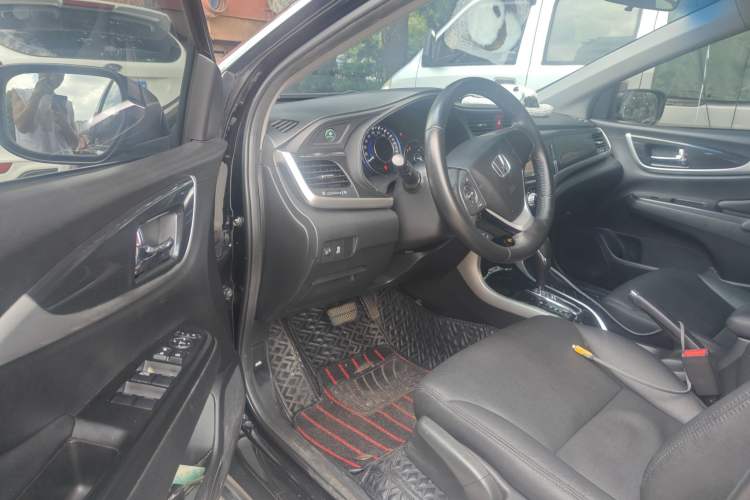 Used Honda Crider 2015 1.8L Automatic Ultra-Configured Limited Edition Driver Seat