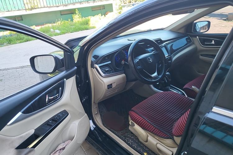 Used Honda Crider 2015 1.8L automatic luxury edition Driver Seat