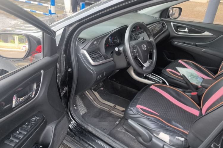 Used Honda Crider 2015 1.8L automatic luxury edition Driver Seat