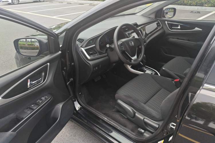 Used Honda Crider 2015 1.8L automatic luxury edition Driver Seat