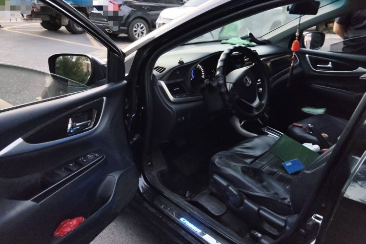 Used Honda Crider 2015 1.8L Automatic Ultra-Configured Limited Edition Driver Seat