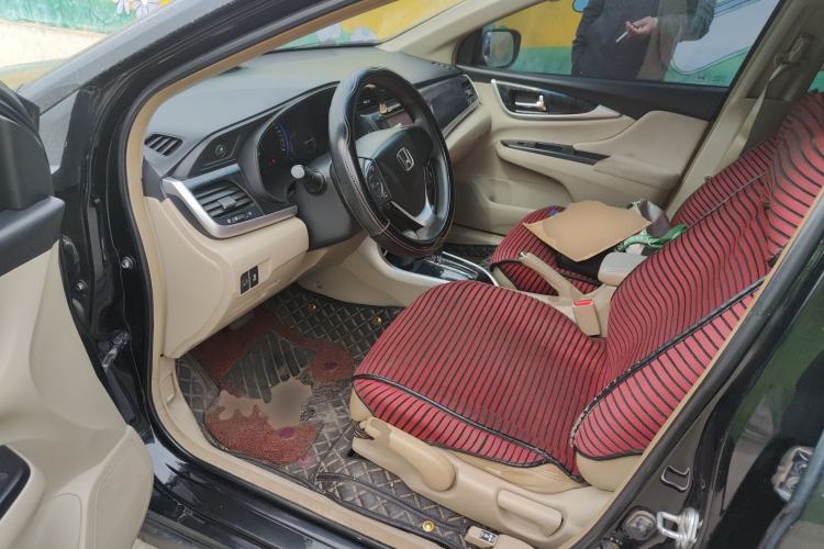 Used Honda Crider 2015 1.8L automatic luxury edition Driver Seat