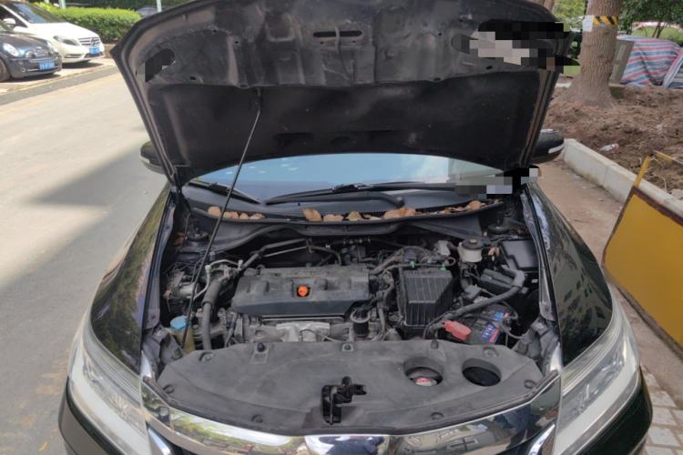 Used Honda Crider 2015 1.8L automatic luxury edition Engine Bay