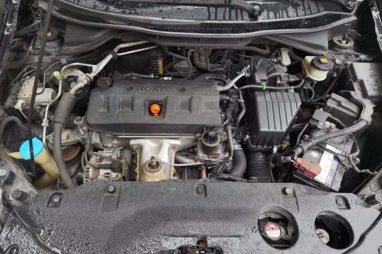 Used Honda Crider 2015 1.8L automatic luxury edition Engine Bay