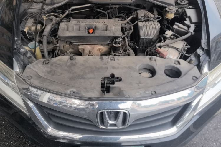 Used Honda Crider 2015 1.8L automatic luxury edition Engine Bay