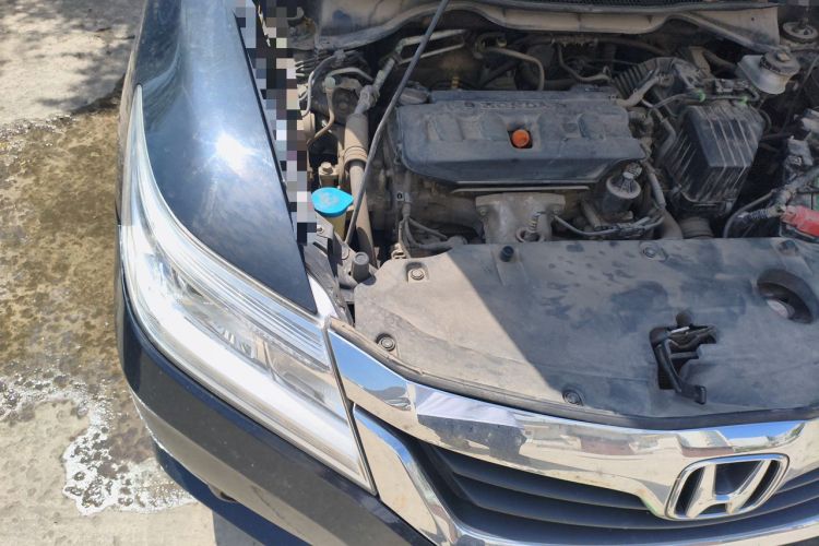 Used Honda Crider 2015 1.8L automatic luxury edition Engine Bay Right