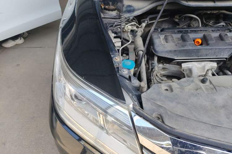 Used Honda Crider 2015 1.8L manual Comfort version Engine Bay Right
