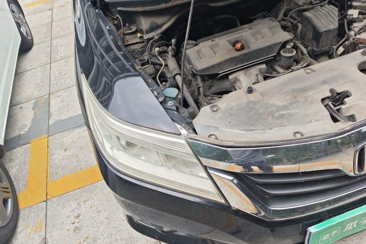 Used Honda Crider 2015 1.8L automatic luxury edition Engine Bay Right