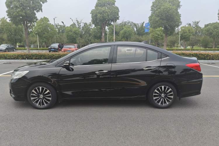 Used Honda Crider 2015 1.8L automatic luxury edition Exterior 2